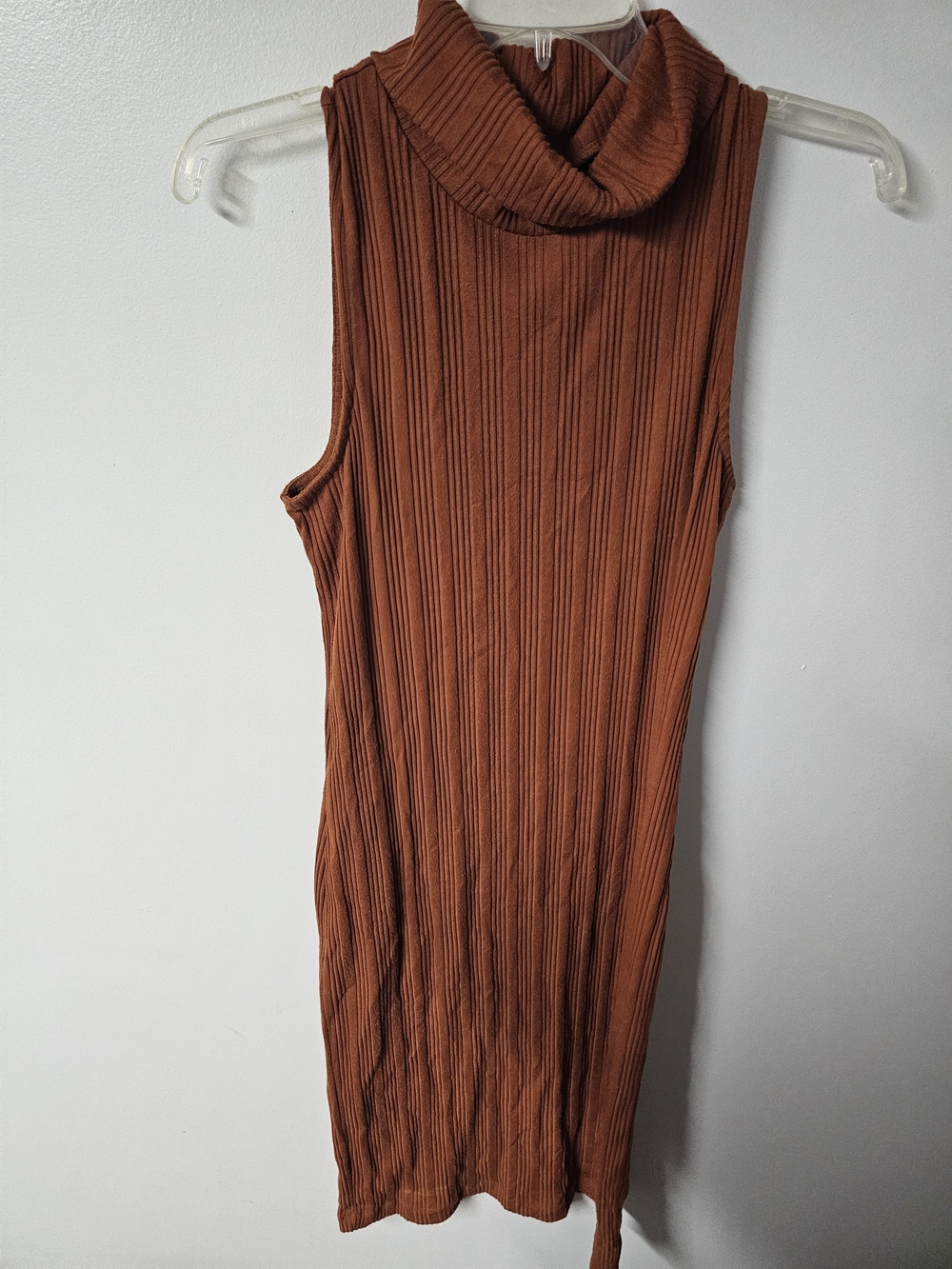 Sleeveless Ribbed Turtleneck Midi Dress - Rust